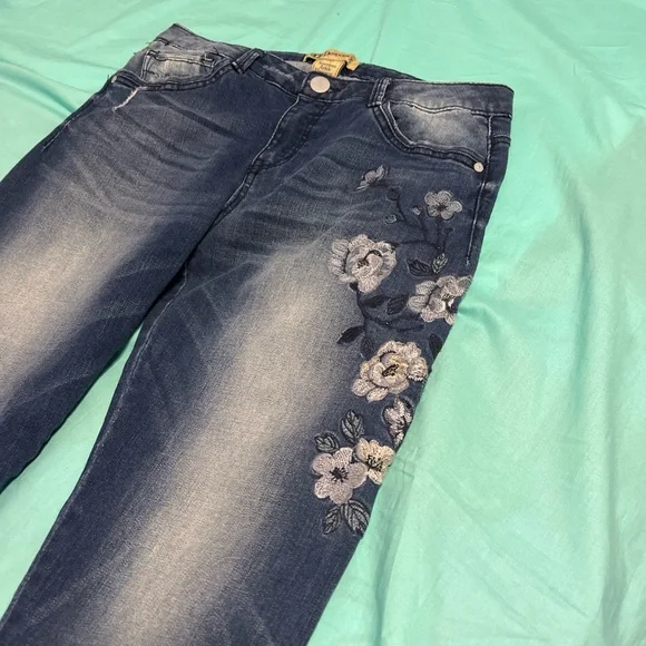 Democracy Blue Floral Straight Leg Jeans - Picture 5 of 9